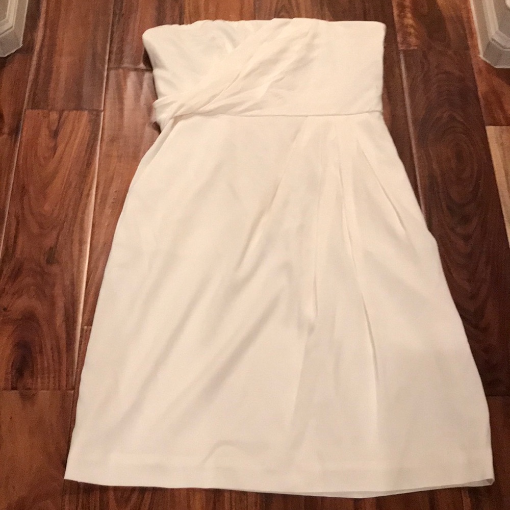 Theory -NWOT - size 10 White strapless